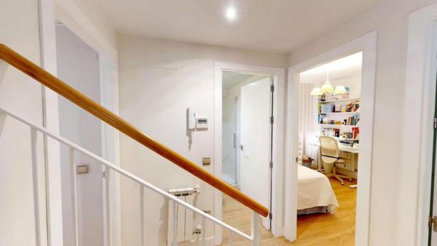 CASA ADOSADA EN SAN RAFAEL DE LA ALBAIDA!