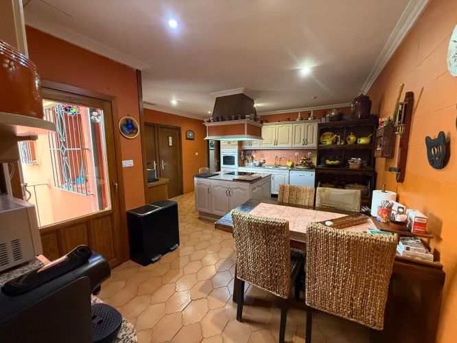 CHALET EN UNA PLANTA CON MAGNÍFICAS VISTAS!