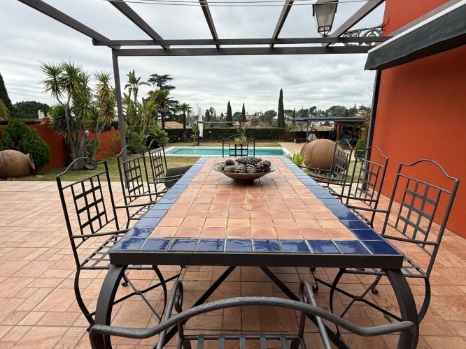 CHALET EN UNA PLANTA CON MAGNÍFICAS VISTAS!