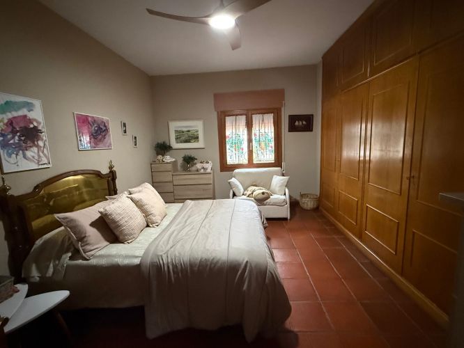 CHALET EN UNA PLANTA CON MAGNÍFICAS VISTAS!