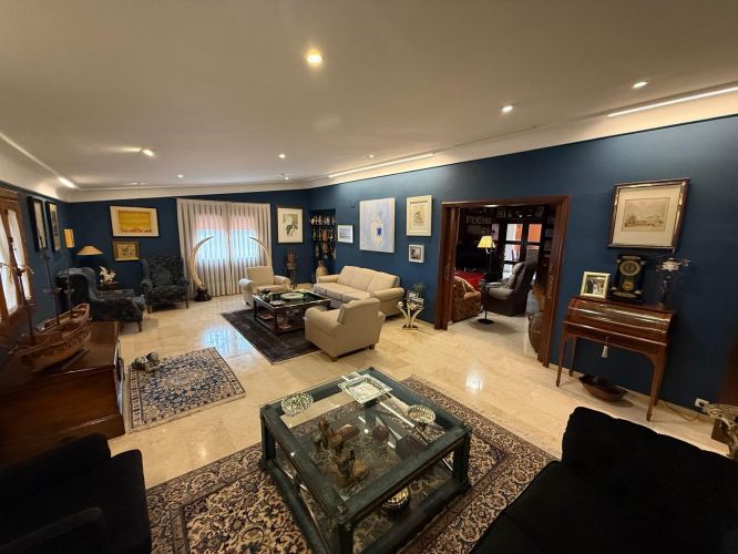 CHALET EN UNA PLANTA CON MAGNÍFICAS VISTAS!