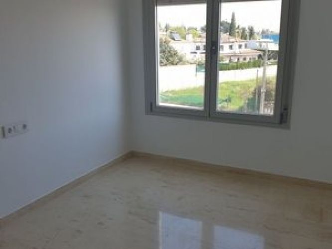 ÁTICO EN ALQUILER EN ZONA ARRUZAFA!