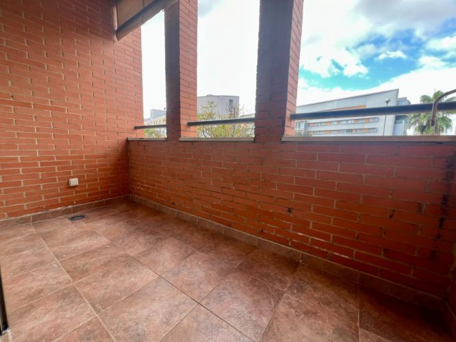 PISO EN ZONA MARIA LA JUDIA CON 2 PLAZAS DE GARAJE!