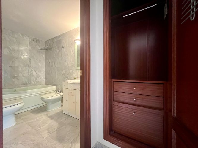 PISO EN ZONA MARIA LA JUDIA CON 2 PLAZAS DE GARAJE!