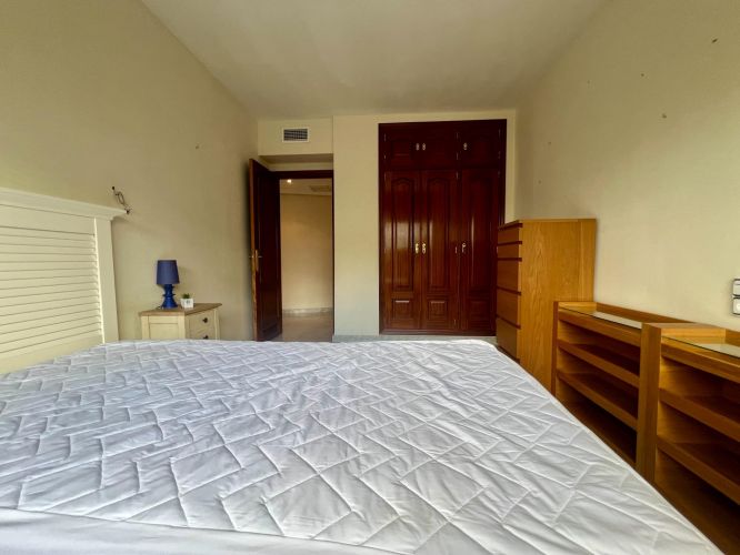 PISO EN ZONA MARIA LA JUDIA CON 2 PLAZAS DE GARAJE!