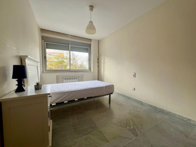 PISO EN ZONA MARIA LA JUDIA CON 2 PLAZAS DE GARAJE!