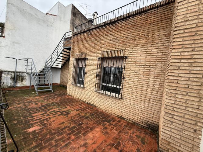 EDIFICIO COMPLETO EN PLENO CENTRO