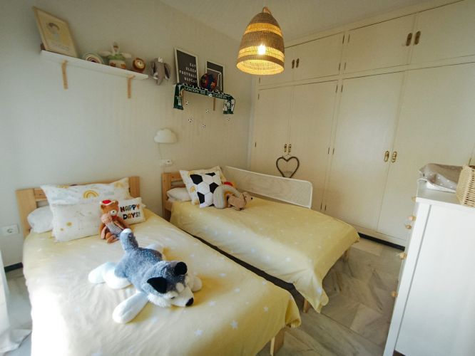 CASA ADOSADA EN CASCO ANTIGUO