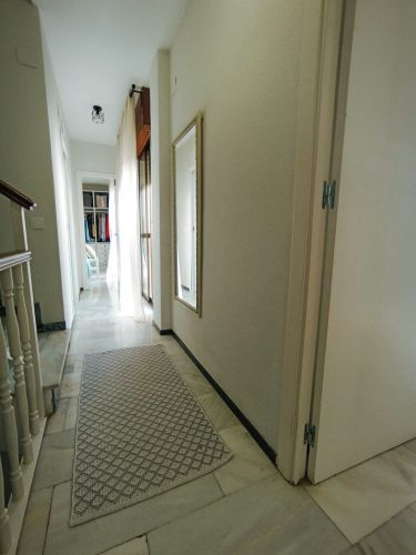 CASA ADOSADA EN CASCO ANTIGUO