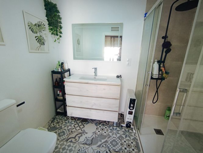 CASA ADOSADA EN CASCO ANTIGUO