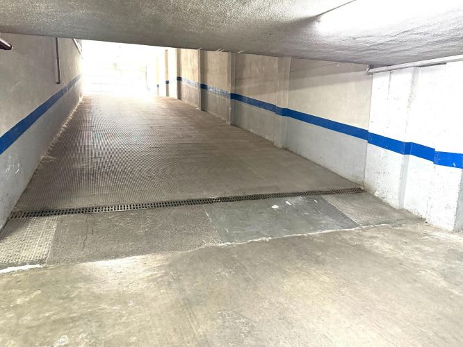 Excelente piso de 4 dormitorios y 2 baños con cochera y trastero junto Vial y Renfe