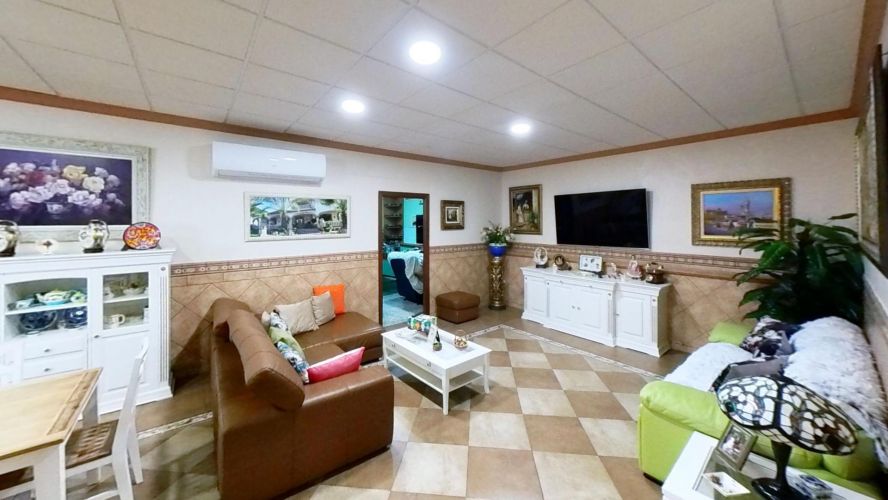 MAGNIFICO CHALET DE DOS VIVIENDAS EN LA COLINA