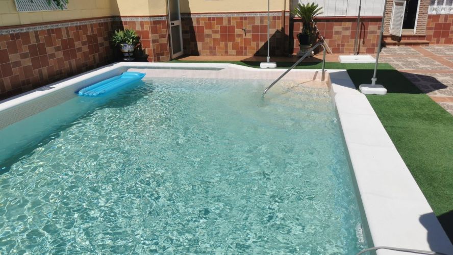 MAGNIFICO CHALET DE DOS VIVIENDAS EN LA COLINA