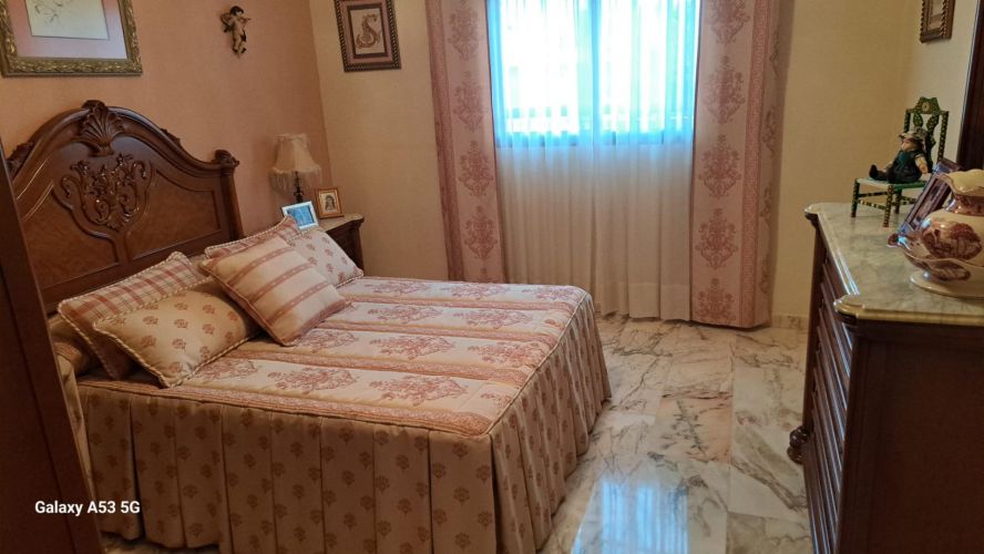 MAGNIFICO CHALET DE DOS VIVIENDAS EN LA COLINA