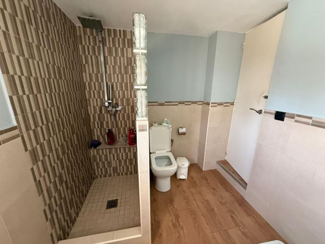 MAGNIFICO CHALET DE DOS VIVIENDAS EN LA COLINA