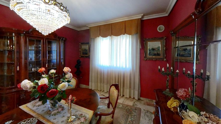 MAGNIFICO CHALET DE DOS VIVIENDAS EN LA COLINA