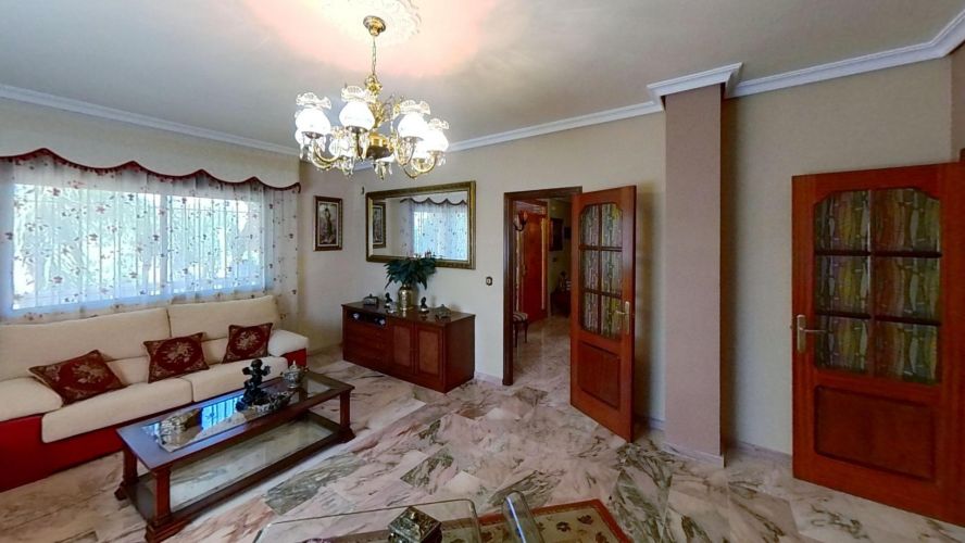 MAGNIFICO CHALET DE DOS VIVIENDAS EN LA COLINA