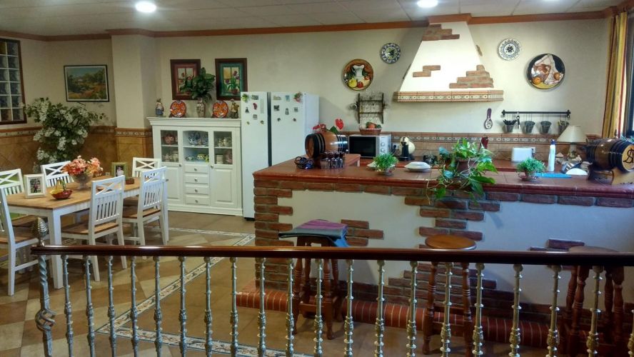 MAGNIFICO CHALET DE DOS VIVIENDAS EN LA COLINA