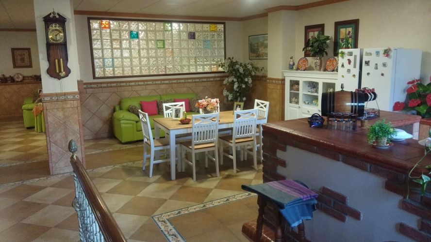 MAGNIFICO CHALET DE DOS VIVIENDAS EN LA COLINA