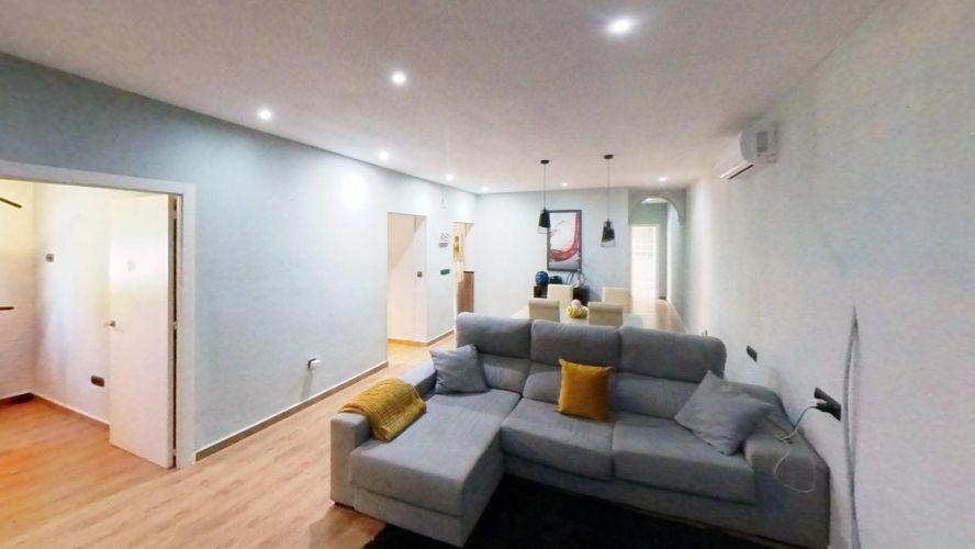 MAGNIFICO CHALET DE DOS VIVIENDAS EN LA COLINA