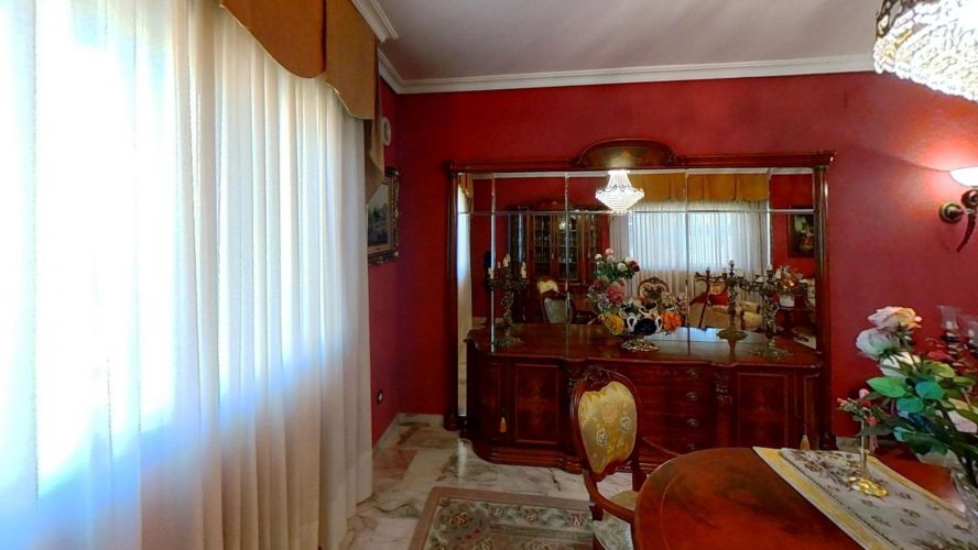 MAGNIFICO CHALET DE DOS VIVIENDAS EN LA COLINA