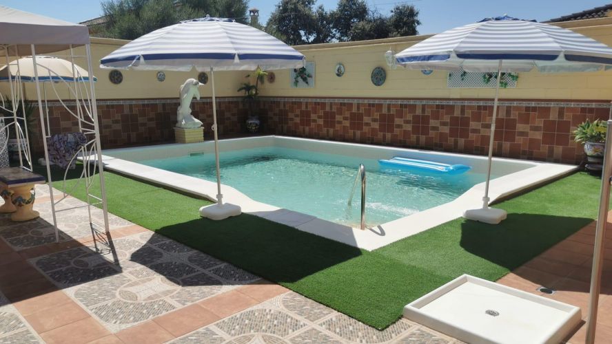 MAGNIFICO CHALET DE DOS VIVIENDAS EN LA COLINA