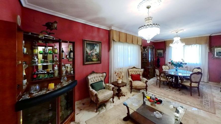 MAGNIFICO CHALET DE DOS VIVIENDAS EN LA COLINA