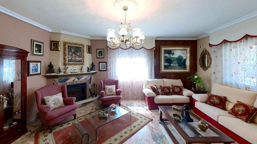 MAGNIFICO CHALET DE DOS VIVIENDAS EN LA COLINA