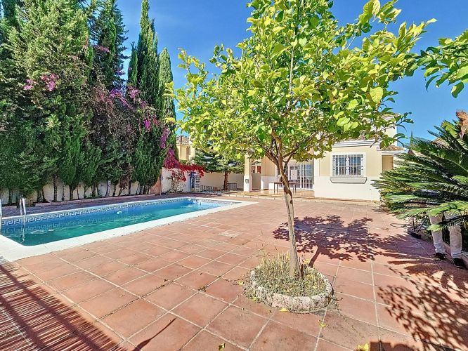 ESPECTACULAR CASA INDEPENDIENTE EN PARAÍSO ARENAL!