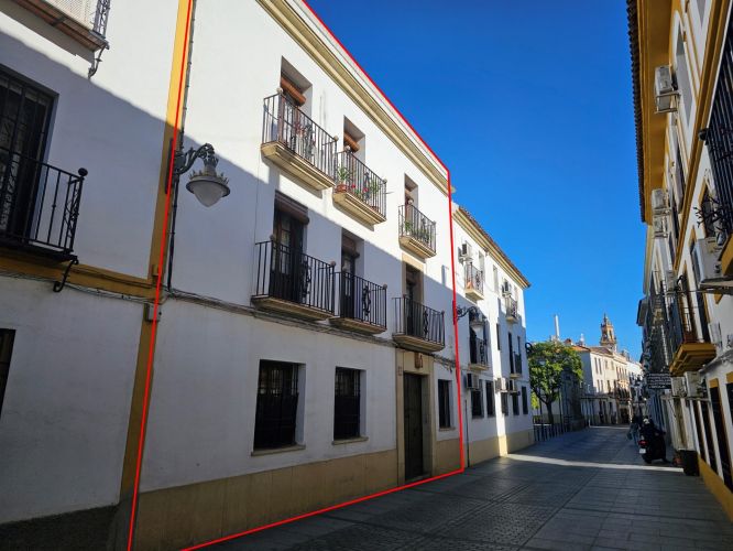 EDIFICIO EN EL BARRIO DE SAN ANDRES