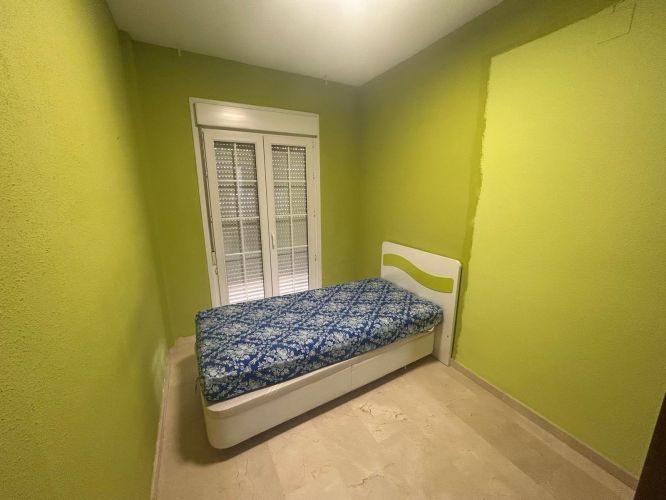 CASA ADOSADA DE 170 M2 CONSTRUIDOS CON PISCINA Y PLACAS SOLARES