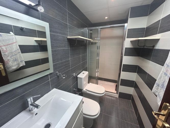 CASA ADOSADA DE 170 M2 CONSTRUIDOS CON PISCINA Y PLACAS SOLARES