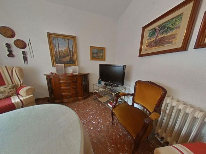 PISO JUNTO A LA ESTACION DE TREN