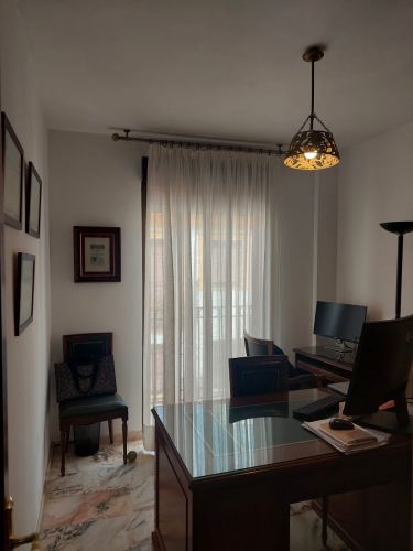 CASA ADOSADA CON GARAJE JUNTO A JARDINES ORIVE!