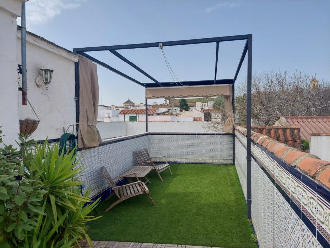 CASA ADOSADA CON GARAJE JUNTO A JARDINES ORIVE!