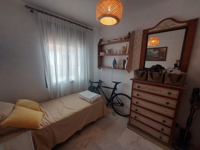 CASA ADOSADA CON GARAJE JUNTO A JARDINES ORIVE!