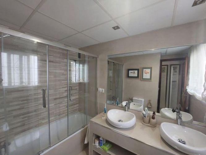 CASA ADOSADA CON GARAJE JUNTO A JARDINES ORIVE!