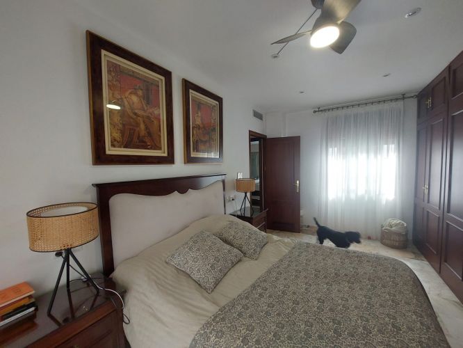 CASA ADOSADA CON GARAJE JUNTO A JARDINES ORIVE!