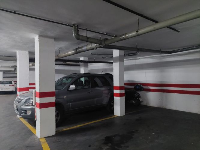 CASA ADOSADA CON GARAJE JUNTO A JARDINES ORIVE!