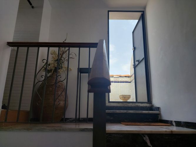 CASA ADOSADA CON GARAJE JUNTO A JARDINES ORIVE!