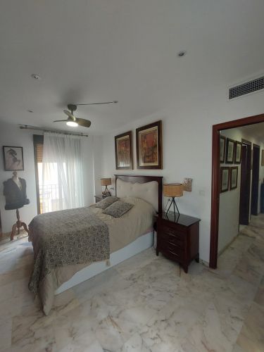 CASA ADOSADA CON GARAJE JUNTO A JARDINES ORIVE!