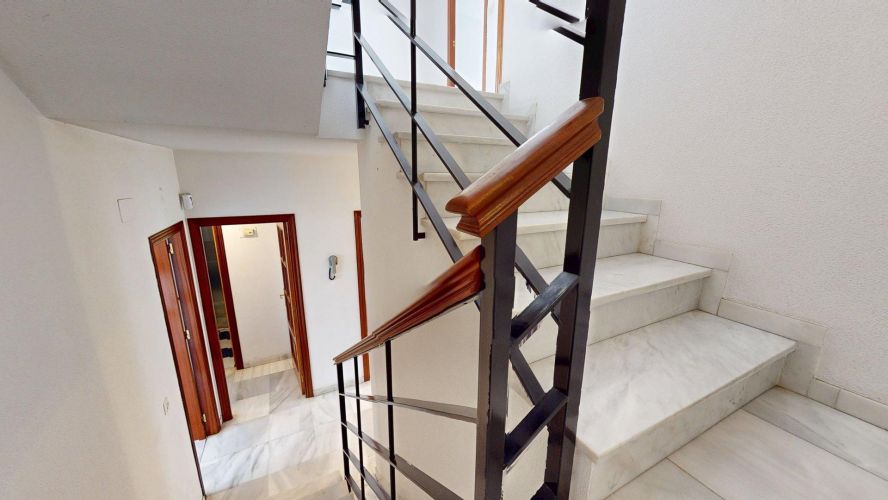 CASA ADOSADA SITUADA EN LOS OLIVOS BORRACHOS