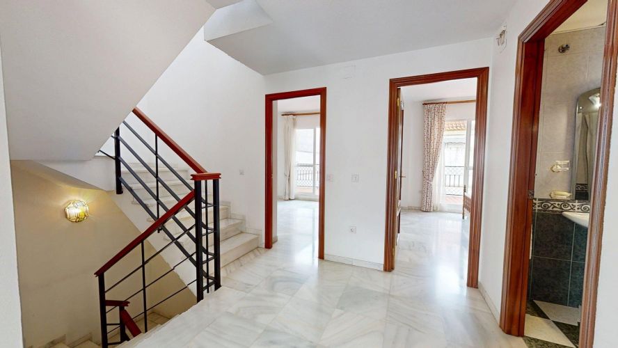 CASA ADOSADA SITUADA EN LOS OLIVOS BORRACHOS