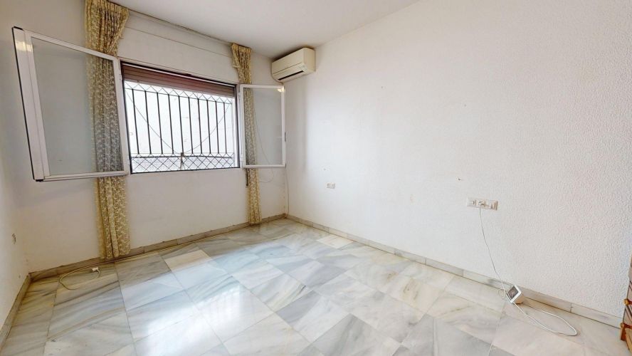 CASA ADOSADA SITUADA EN LOS OLIVOS BORRACHOS