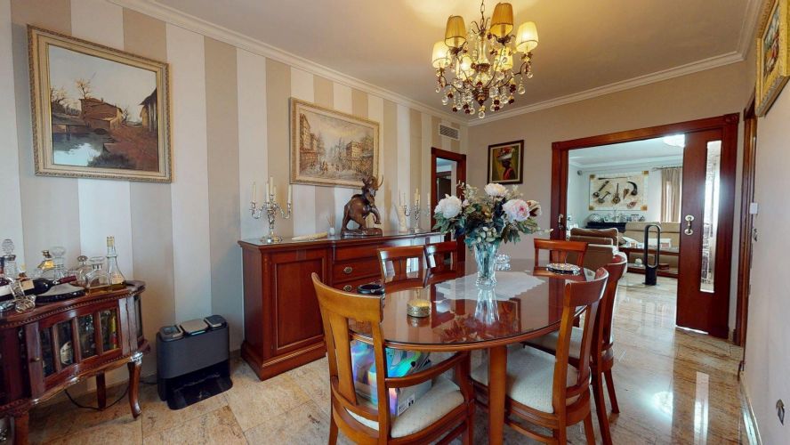 MAGNÍFICO CHALET EN SANSUEÑA