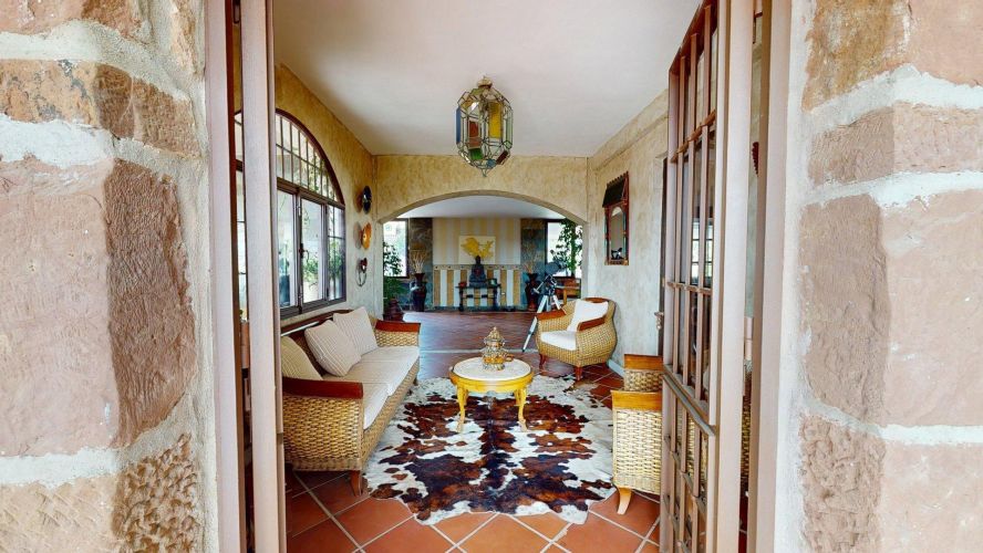 MAGNÍFICO CHALET EN SANSUEÑA