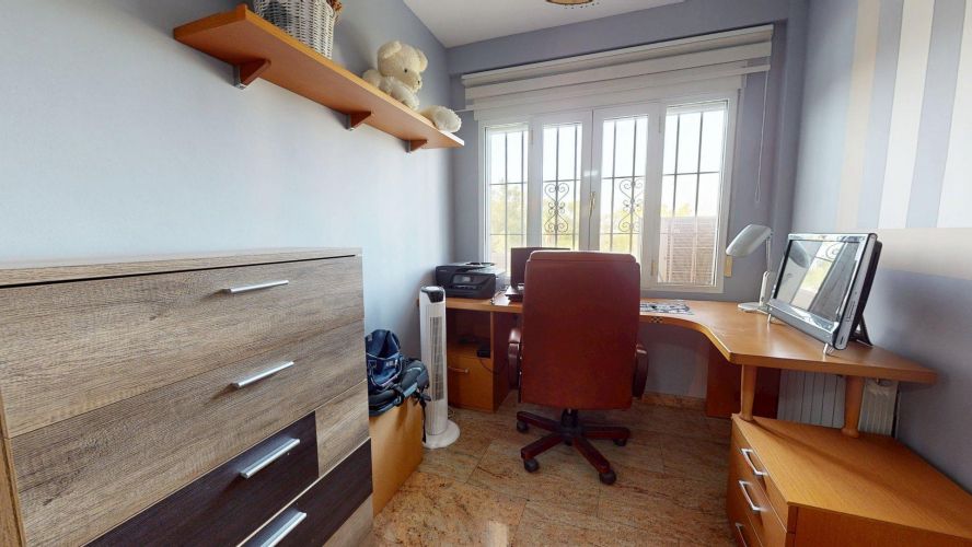 MAGNÍFICO CHALET EN SANSUEÑA