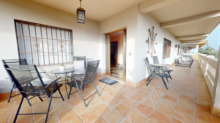 MAGNÍFICO CHALET EN SANSUEÑA