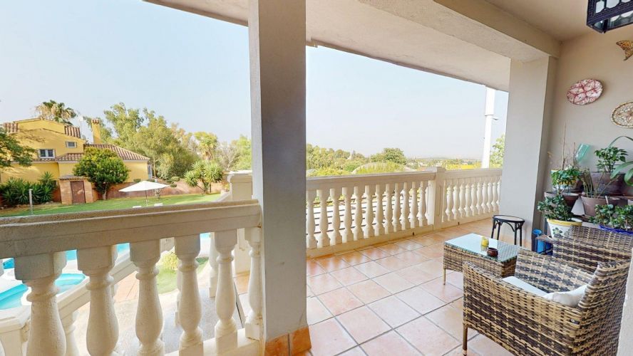 MAGNÍFICO CHALET EN SANSUEÑA