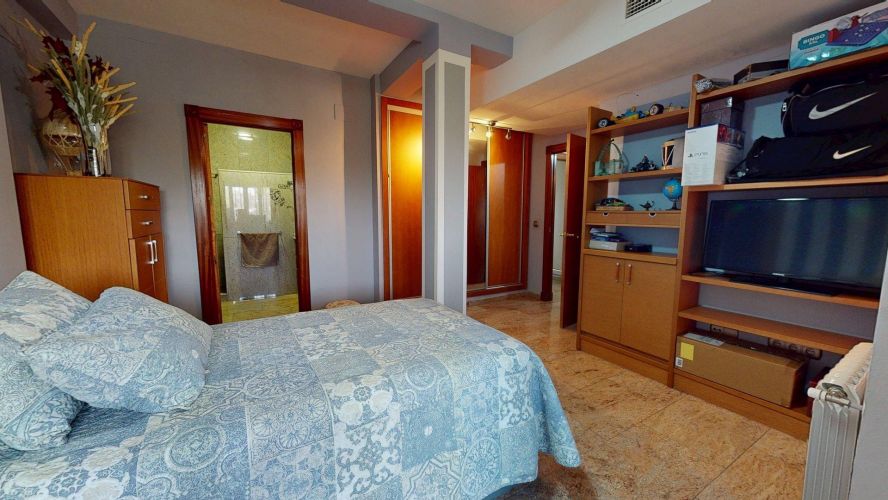 MAGNÍFICO CHALET EN SANSUEÑA